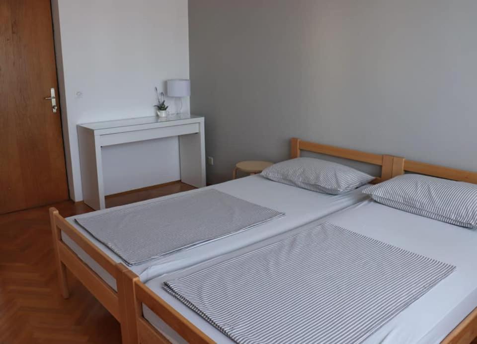 Apartman Simac Okrug Gornji تروغير المظهر الخارجي الصورة